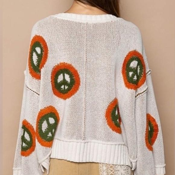 POL Cream and Orange V-Neck Sweater - Picture 3 of 10